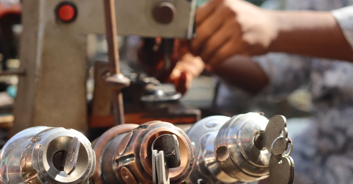 locksmith service technician — Jonesboro GA Locksmiths